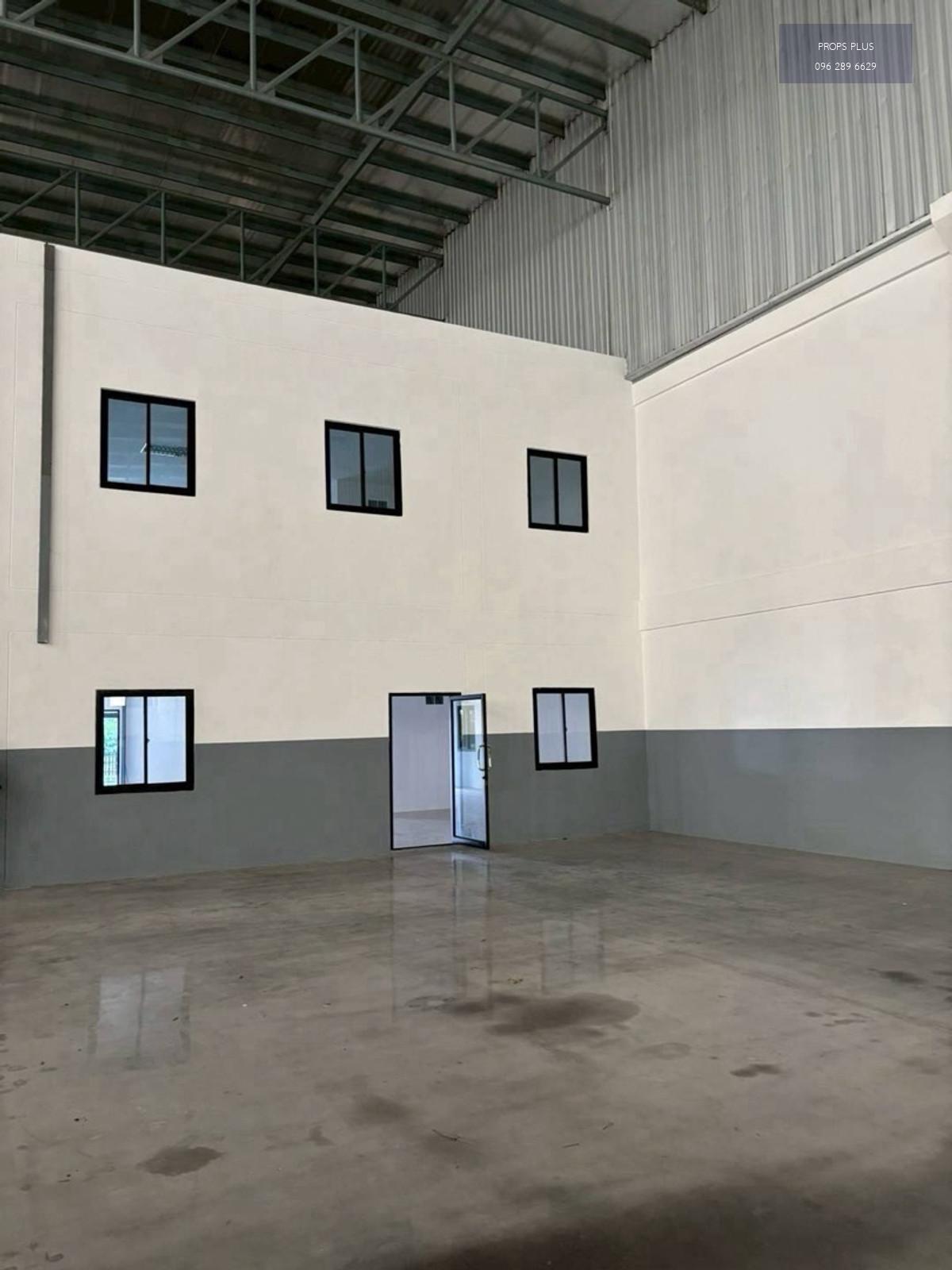 🏭 ให้เช่า / ขาย คลังสินค้า – โรงงาน
1,666 ตร.ม.

เหมาะสำหรับจัดเก็บสินค้า หรือดำเนินกิจการมินิแฟคทอรี่
STANDARD WAREHOUSE / FACTORY

📍 ข้อมูลทรัพย์
	•	เนื้อที่ดิน: 513 ตารางวา