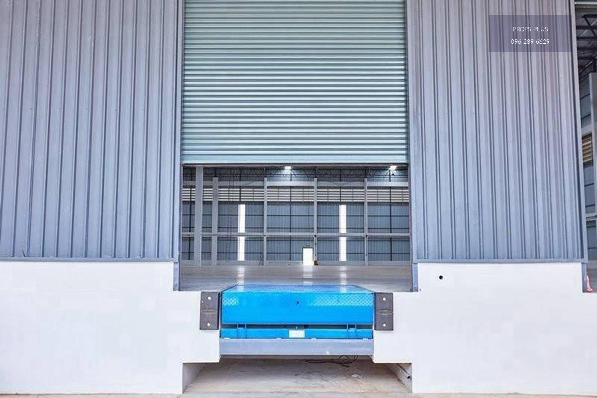 🏭 ให้เช่าโรงงาน / คลังสินค้า 2,320 ตร.ม. | FREE ZONE
ถนนบางนา-ตราด จังหวัดฉะเชิงเทรา

💰 ค่าเช่า: 180 บาท/ตร.ม./เดือน
🔸 เงินประกัน: 5 เดือน
🔸 ค่าเช่าล่วงหน้า: 1 เดือน

📐 รายละเอียดพื้นที่

	•	พื้นที่ใช้สอยรวม: 2,320 ตร.ม.