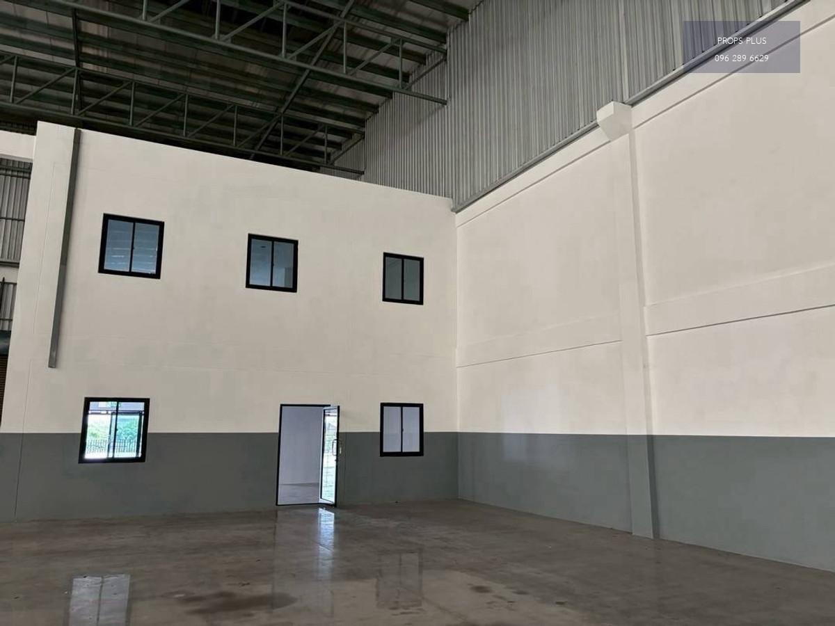 🏭 ให้เช่า / ขาย คลังสินค้า – โรงงาน
1,666 ตร.ม.

เหมาะสำหรับจัดเก็บสินค้า หรือดำเนินกิจการมินิแฟคทอรี่
STANDARD WAREHOUSE / FACTORY

📍 ข้อมูลทรัพย์
	•	เนื้อที่ดิน: 513 ตารางวา